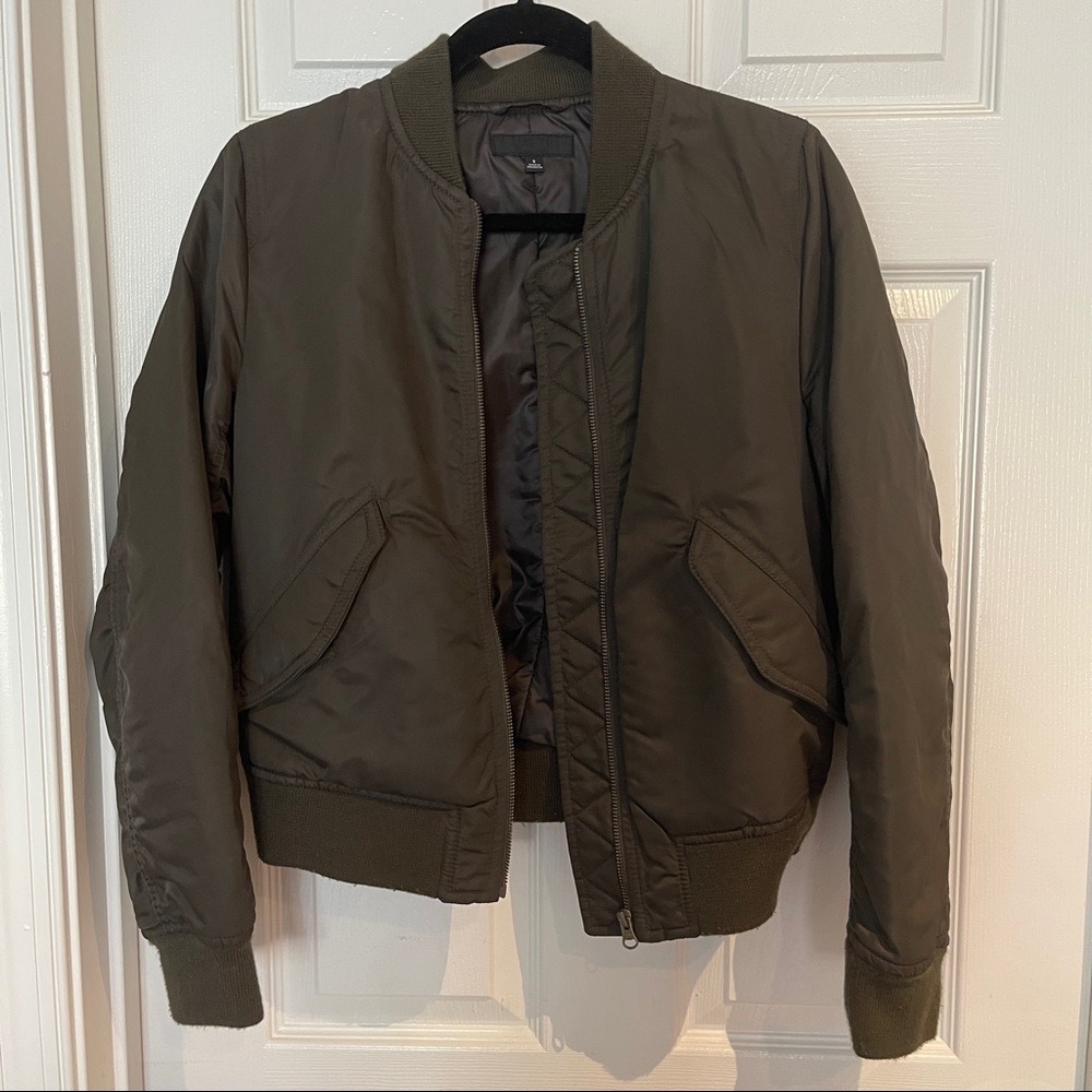 Uniqlo Olive Bomber Jacket in Size Small